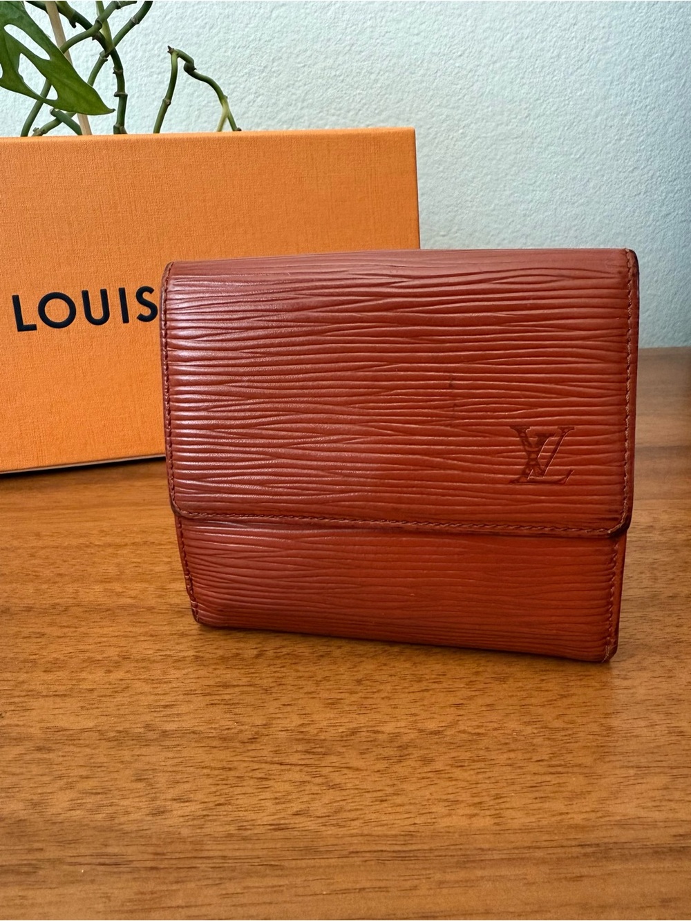 Louis Vuitton Vintage Elise Epi Trifold Cognac Brown Leather Compact Wallet LV